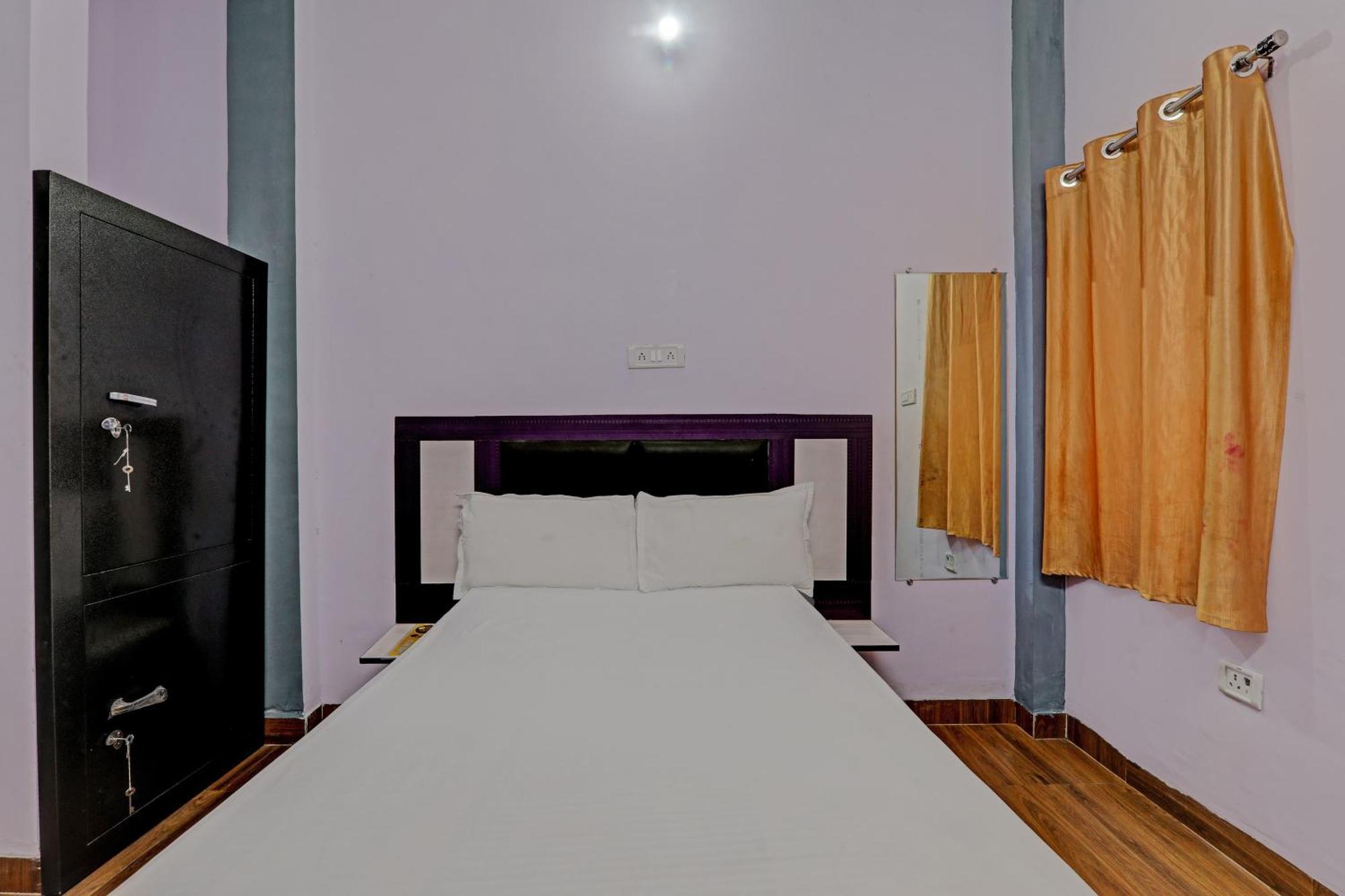 Oyo Hotel Crown Lucknow Zewnętrze zdjęcie