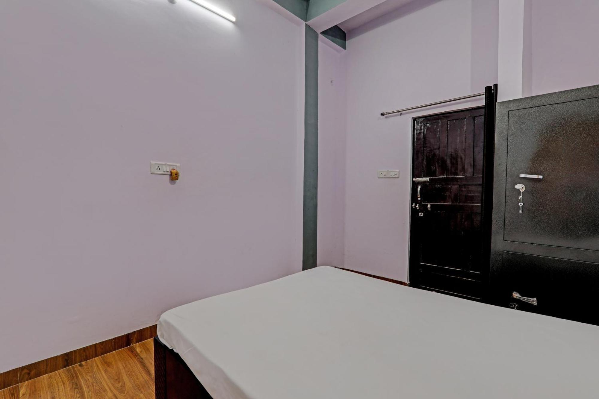 Oyo Hotel Crown Lucknow Zewnętrze zdjęcie