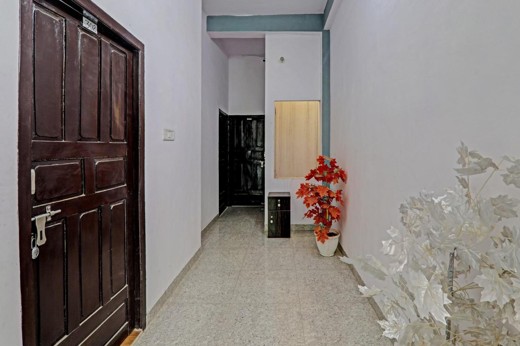 Oyo Hotel Crown Lucknow Zewnętrze zdjęcie