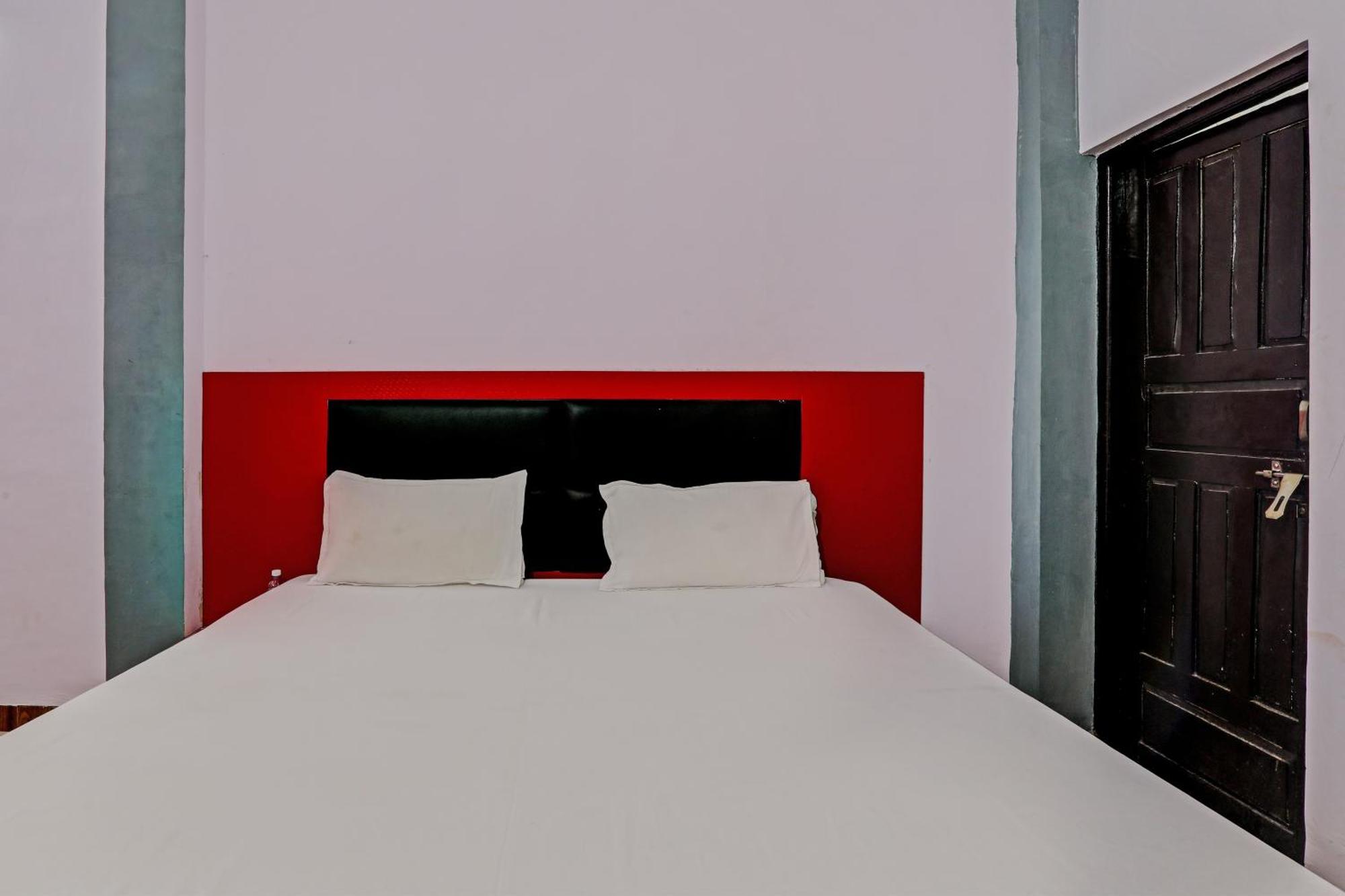 Oyo Hotel Crown Lucknow Zewnętrze zdjęcie