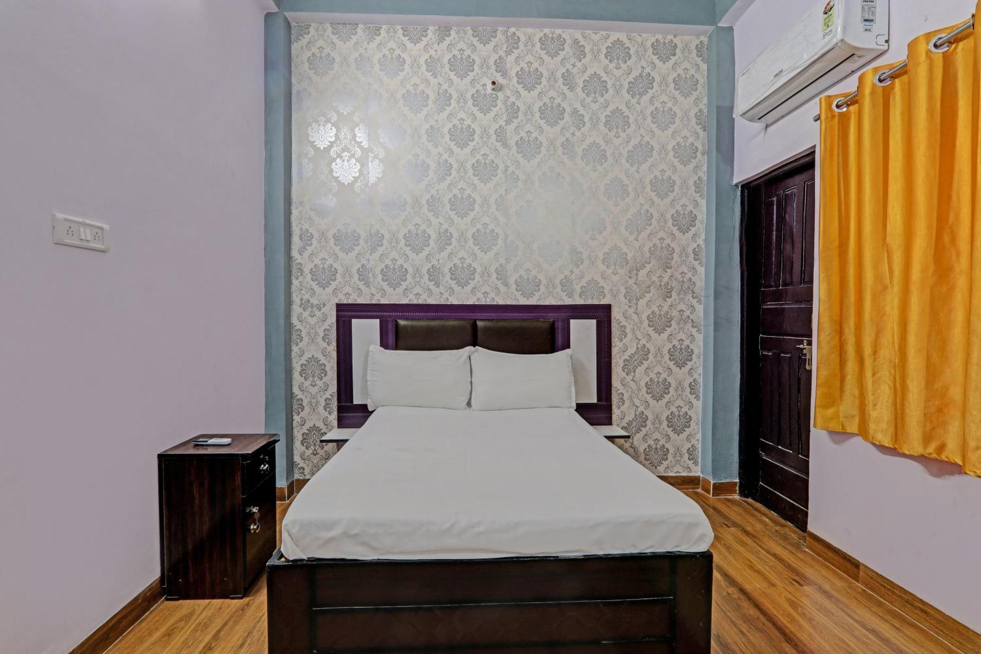 Oyo Hotel Crown Lucknow Zewnętrze zdjęcie